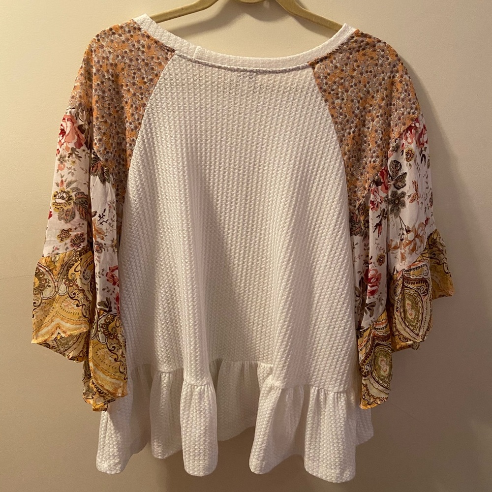 blouse - Picture 3 of 3
